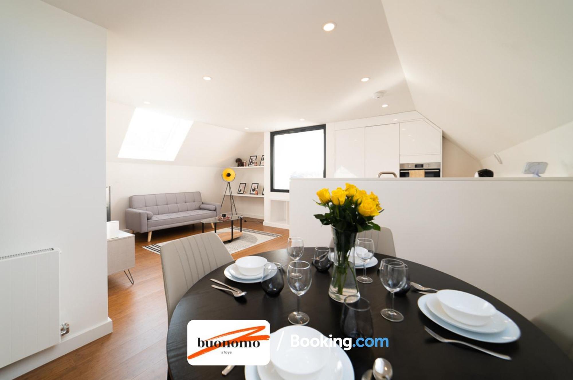 Two Bedroom Apartment At Buonomo Stays Short Lets & Serviced Accommodation Londres Exterior foto
