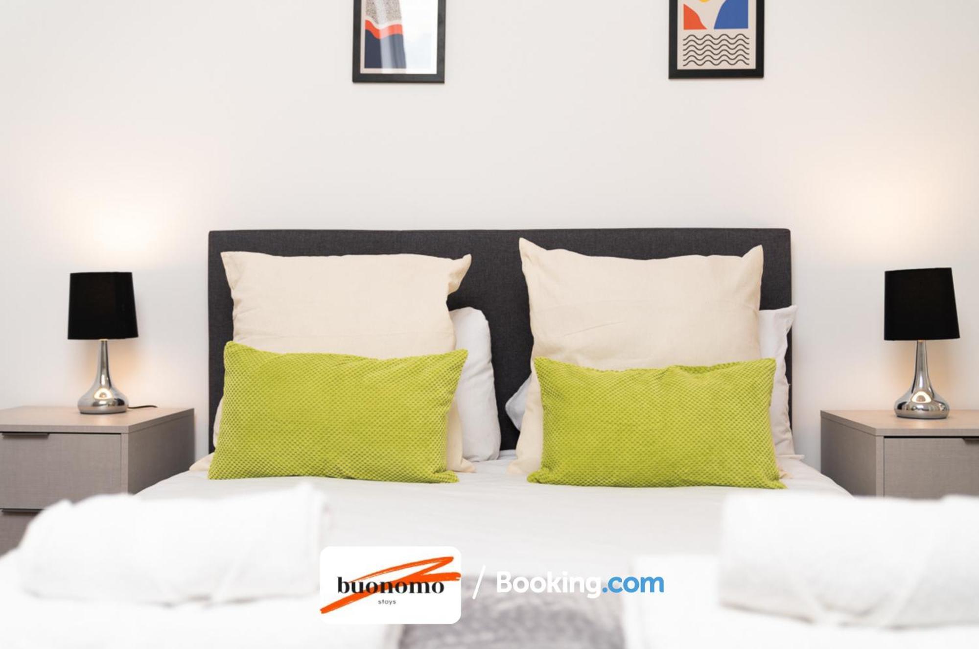 Two Bedroom Apartment At Buonomo Stays Short Lets & Serviced Accommodation Londres Exterior foto